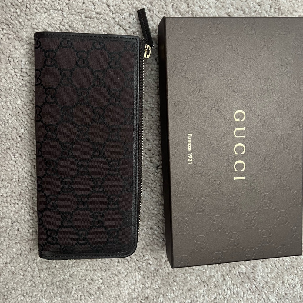 Vintage Gucci
Large Princy GG Nylon Shoulder Bag - Picture 12 of 15